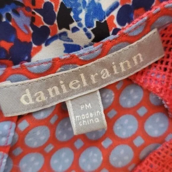 Daniel Rainn Lace Floral Jewel Neck Sleeveless Button Back Blouse Top Size PM - Picture 9 of 11